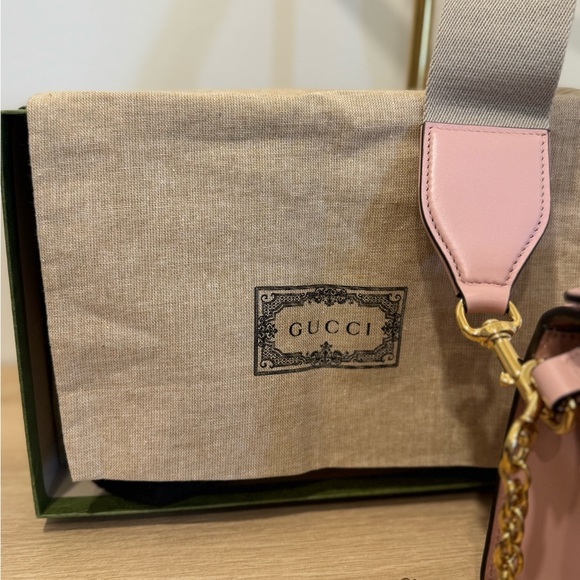 Gucci mini top handle bag with original strap & gucci chain - Picture 4 of 8